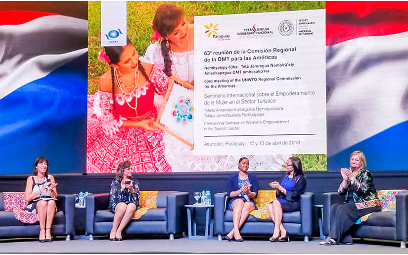 mujer turismo